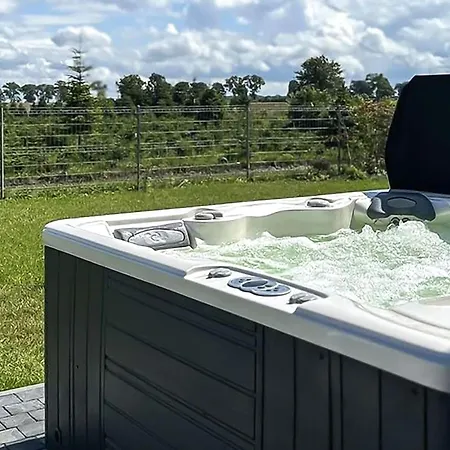 Cozy In With Jacuzzi * Osieki Leborskie
